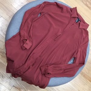 Long buttoned blouse